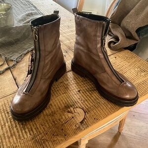 PMonjo Moto ankle boots